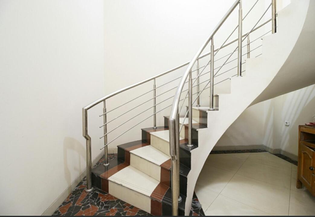 Hotel Syariah Tremigo Guesthouse Cirebon Buitenkant foto