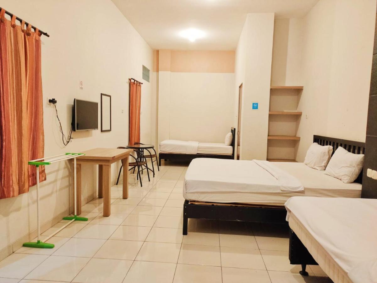 Hotel Syariah Tremigo Guesthouse Cirebon Buitenkant foto
