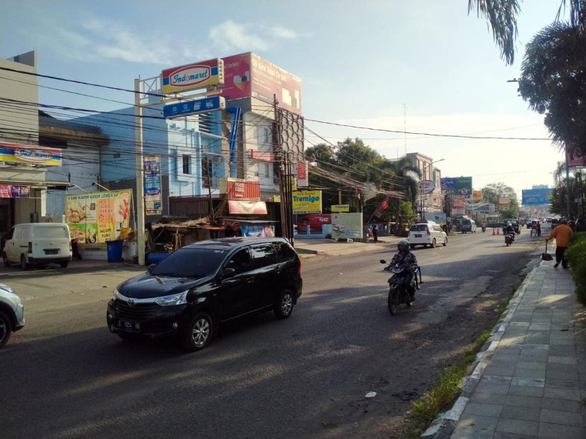 Hotel Syariah Tremigo Guesthouse Cirebon Buitenkant foto