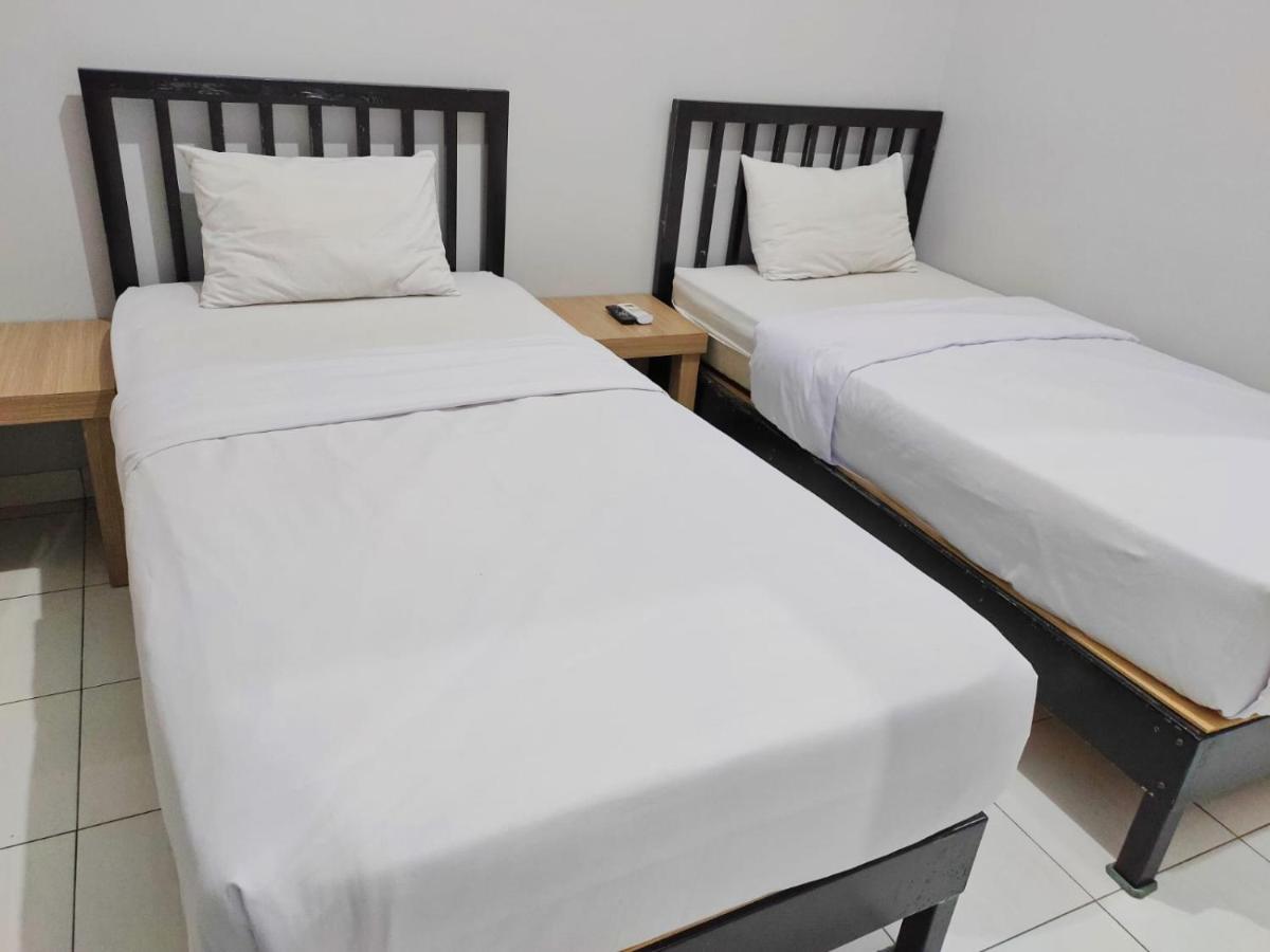 Hotel Syariah Tremigo Guesthouse Cirebon Buitenkant foto