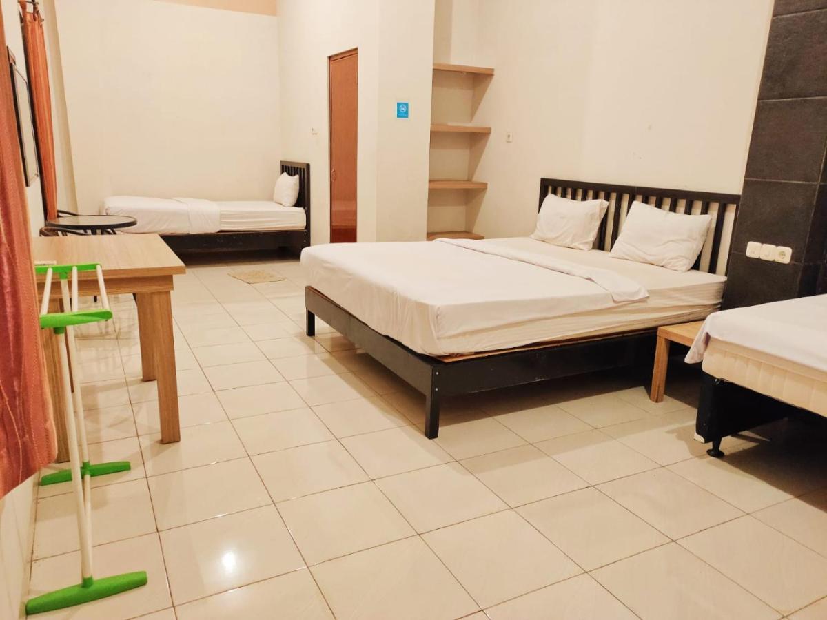 Hotel Syariah Tremigo Guesthouse Cirebon Buitenkant foto
