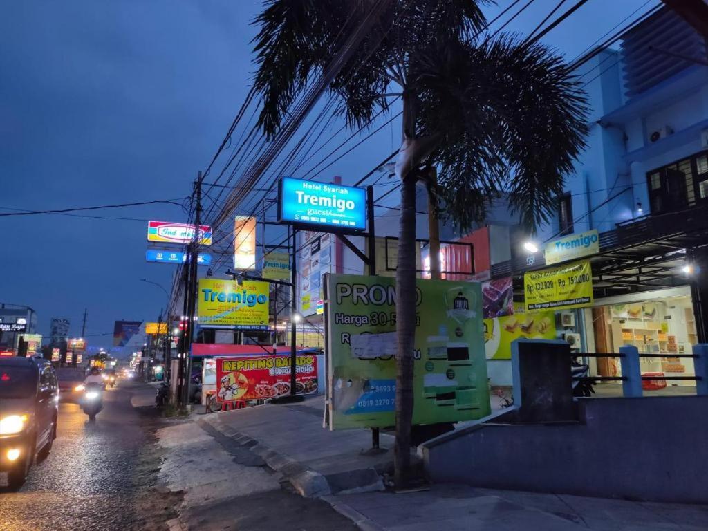 Hotel Syariah Tremigo Guesthouse Cirebon Buitenkant foto