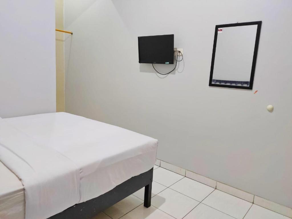Hotel Syariah Tremigo Guesthouse Cirebon Buitenkant foto